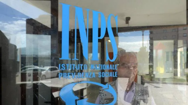 La sede dell' Inps a Pontedera (Pisa). ANSA/STRINGER