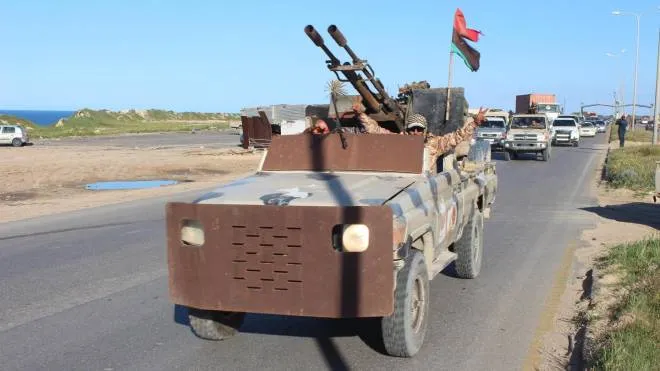 epa07489300 Vehicles and militants, reportedly from the Misrata militia, gathering to join Tripoli forces, in Tripoli, Libya, 06 April 2019. According to reports, commander of the Libyan National Army (LNA) Khalifa Haftar ordered Libyan forces loyal to him to take the capital Tripoli, held by a UN-backed unity government, sparking fears of further escalation in the country.  EPA/STRINGER