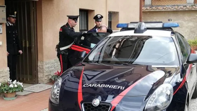 Antonio Brigida, viene portato via dai carabinieri dopo aver sparato alla moglie al culmine di una lite a Cave (Roma), 7 maggio 2019.
ANSA/ UFFICIO STAMPA 
++HO - NO SALES EDITORIAL USE ONLY++