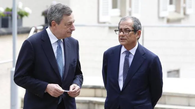President of the European Central Bank (ECB) Mario Draghi (L) and Italian Finance Minister Giovanni Tria (R), during a meeting for the 20th anniversary of Eurogroup at Castle of Senningen in Luxembourg, 21 June 2018. The Eurogroup will assess the progress achieved by Greece in implementing the prior actions required under the fourth (and the final) review of its programme.  ANSA/JULIEN WARNAND