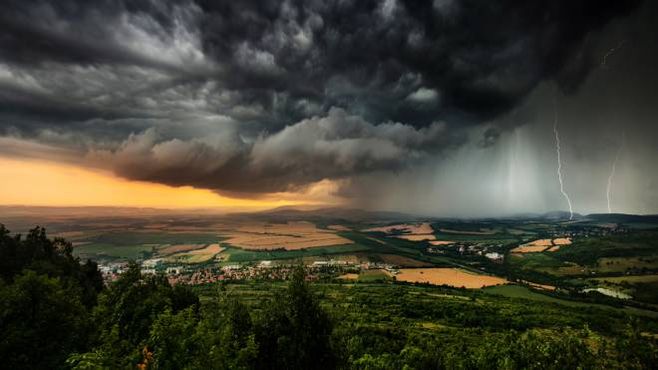 Meteo: un temporale in una foto d&#39;archivio (foto iStock))