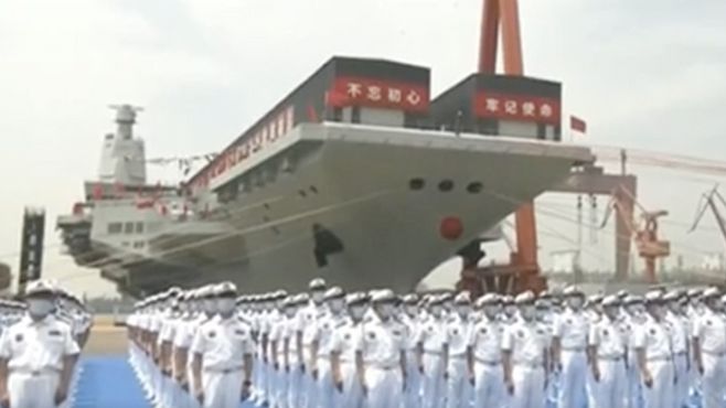 La portaerei cinese Fujian