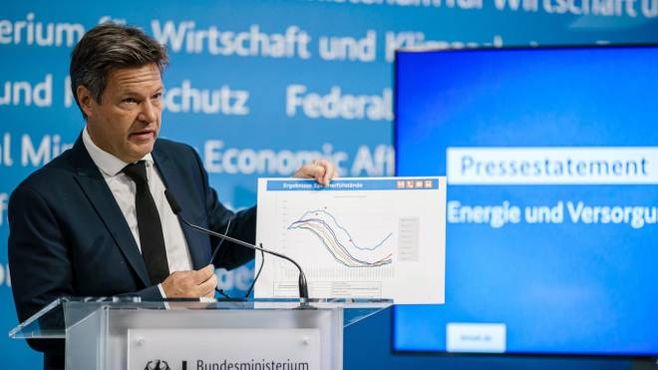 Il vicecancelliere tedesco Robert Habeck annuncia l&#39;allarme gas in Germania (Ansa)