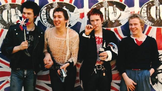 1977 - La Bbc censura 'God Save the Queen' dei Sex Pistols