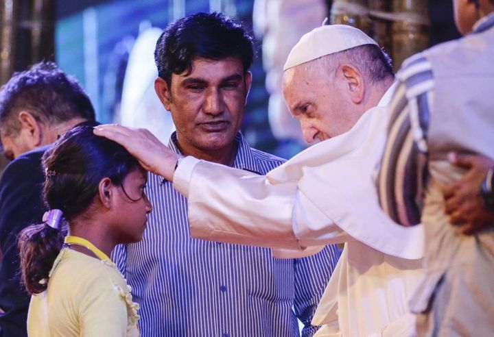 1 dicembre: il Papa incontra i Rohingya