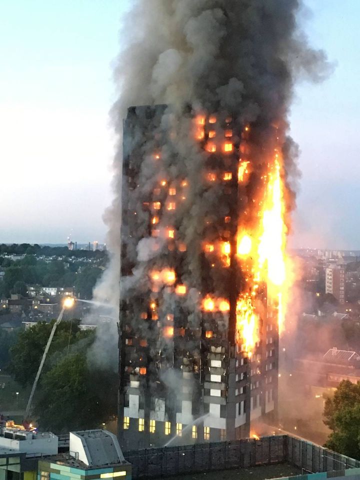 14 giugno: incendio della Grenfell Tower