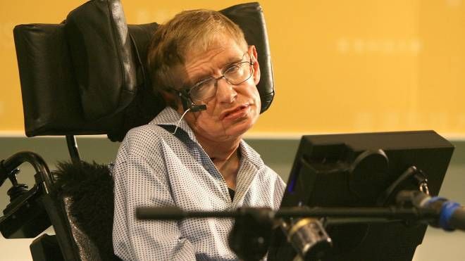 Stephen Hawking e l'accusa di molestie sessuali