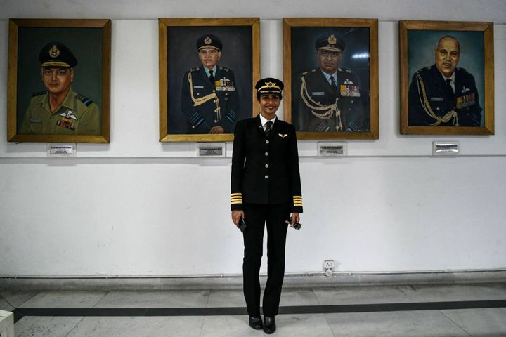 Anny Divya, 31 anni, la più giovane donna a pilotare un Boeing 777 (Lapresse)