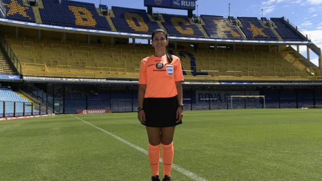 Estela Alvarez de Olivera, 40 anni, arbitro a Buenos Aires (Lapresse)