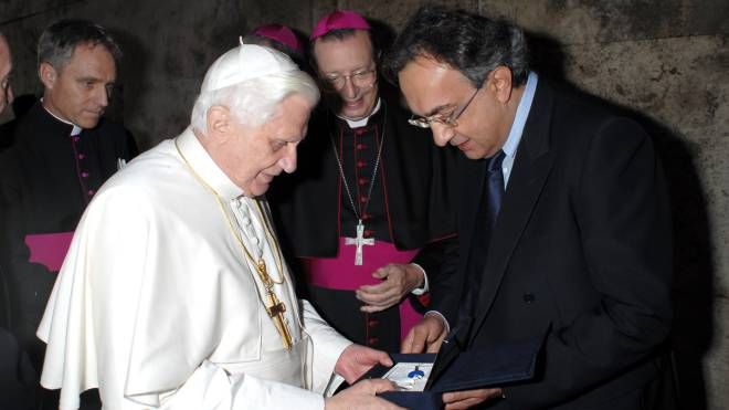 Con Papa Benedetto XVI (Ansa)