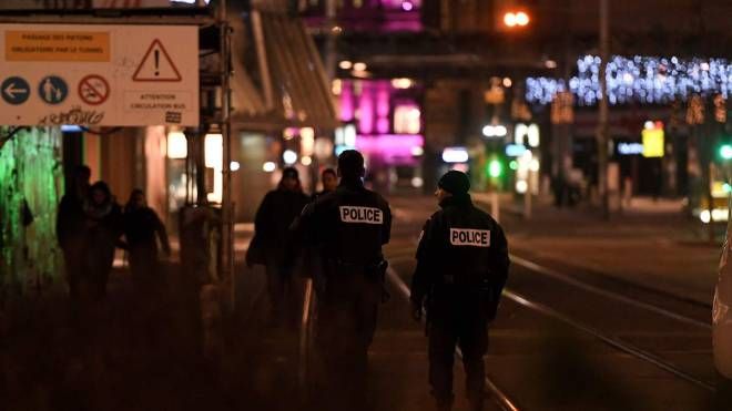 Il centro di Strasburgo blindato dopo l'attentato (Lapresse)
