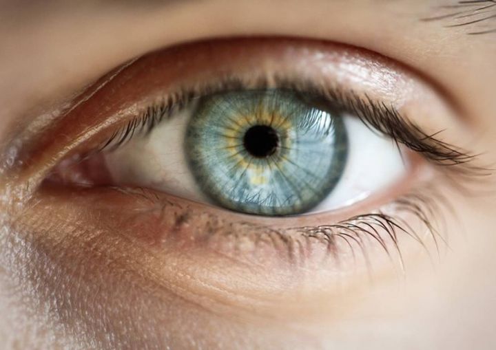 Gli occhi sono un bene prezioso, ma sono pochi quelli che proteggono la vista con visite regolari dal medico oculista specialista in oftalmologia