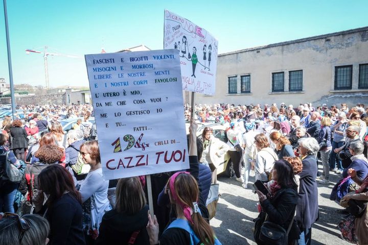 Cortei di protesta a Verona per il World Congress of Families (Lapresse)