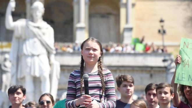 Greta Thunberg in piazza del Popolo (Ansa)