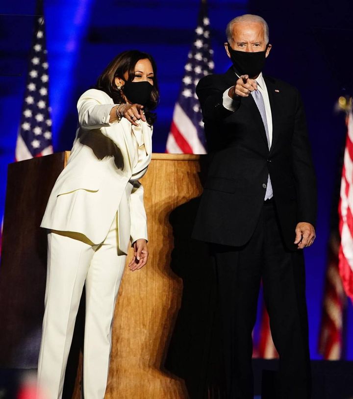 Elezioni Usa 2020, il vicepresidente eletto Kamala Harris e il presidente eletto Joe Biden (Ansa)