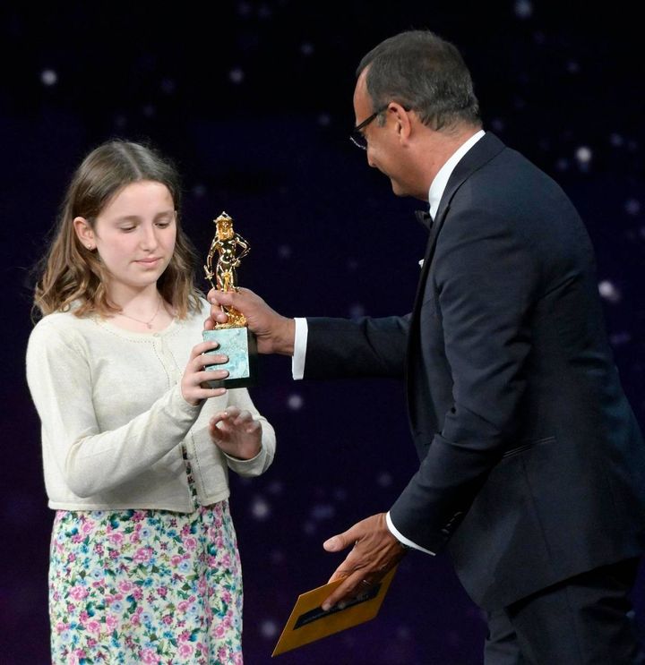 Emma Torre riceve il premio del papà Mattia, prematuramente scomparso (Ansa)