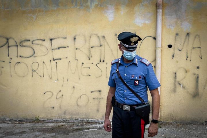 25enne ucciso a colpi di pistola a 
Napoli