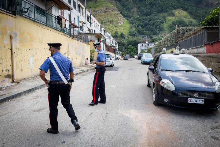 25enne ucciso a colpi di pistola a 
Napoli