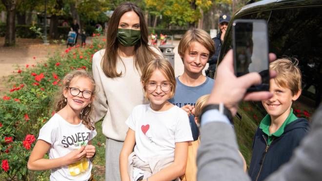 Angelina Jolie a sorpresa ha incontrato 80 bambini dell'Istituto Comprensivo Acquaroni, alcuni non udenti dell’Istituto Antonio Magarotto 
