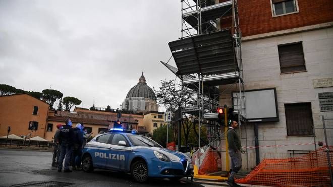 Tragedia sul lavoro al centro di 
Roma questa mattina 8 novembre 2021, operaio di 41 muore
