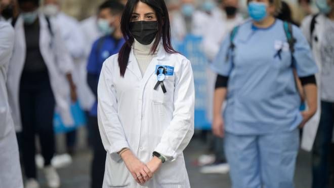 Manifestazione di medici e infermieri a Roma