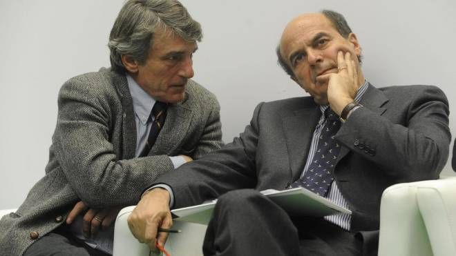 David Sassoli con Pier Luigi Bersani (Ansa)