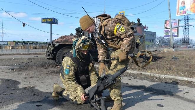 Soldati ucraini a Kharkiv (Ansa)