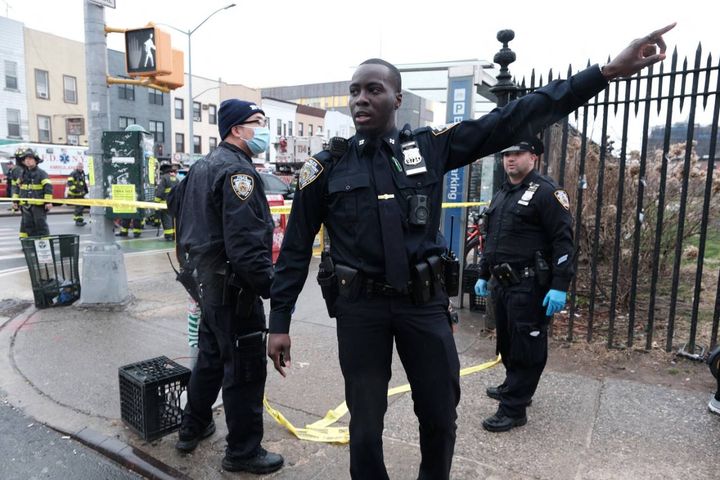 Sparatoria nella metropolitana di New York: colpita una stazione del distretto di Brooklyn (AFP)