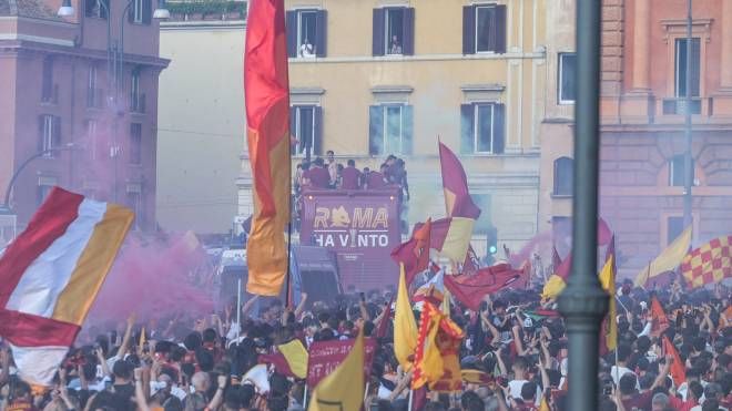 La festa della Roma al Circo Massimo dopo la conquista della Conference League (ImagoE)