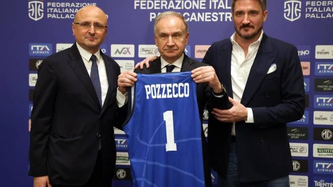 La Nazionale italiana di basket ha un nuovo commissario tecnico: Gianmarco Pozzecco. La presentazione del Poz: "Responsabilità enorme" (Ansa)