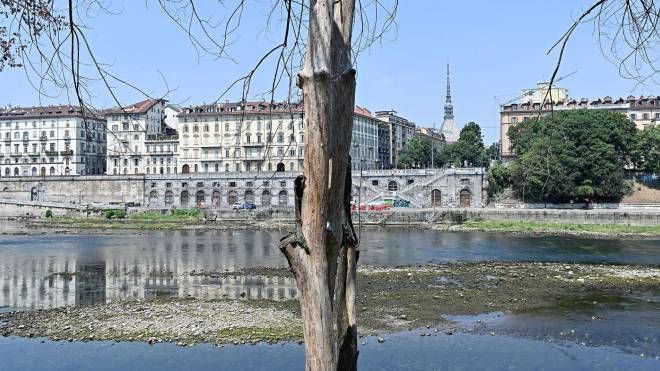 Il livello del Po a Torino (Ansa)
