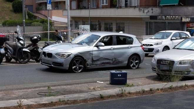 L'auto del fuggitivo ha travolto una pattuglia della polizia e abbattuto le transenne del Vaticano