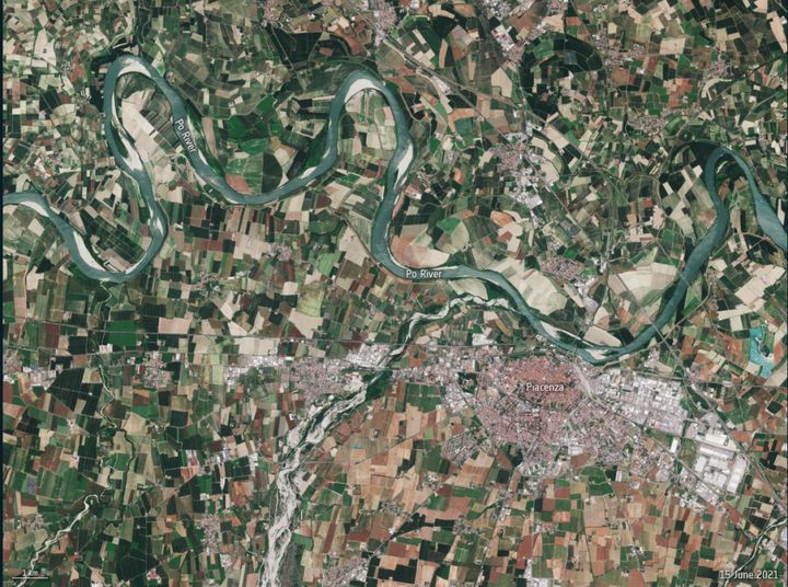 Il Po a Piacenza nell'immagine satellitare Esa del giugno 2021