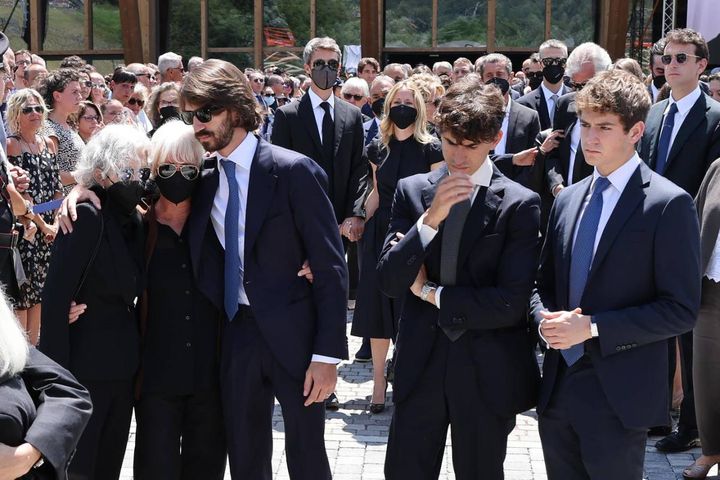 I figli del presidente di EssilorLuxottica Leonardo 
Del Vecchio all'esterno 
del PalaLuxottica di Agordo, Belluno, 30 giugno 2022.