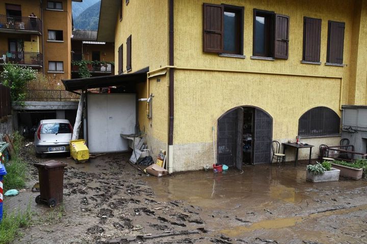 Maltempo, a Niardo esonda il torrente Re. I danni al paese del Bresciano (foto Mila Prandelli)