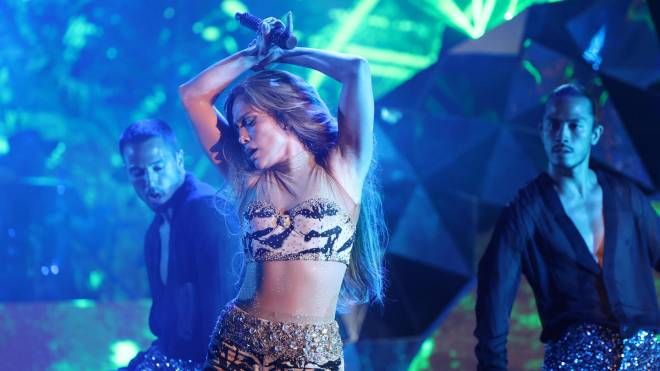 Jennifer Lopez sul palco del concerto benefico LuisaViaRoma per Unicef a Capri.