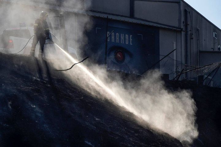 Incendio a Cinecittà, in fiamme il set Firenze Rinascimentale 