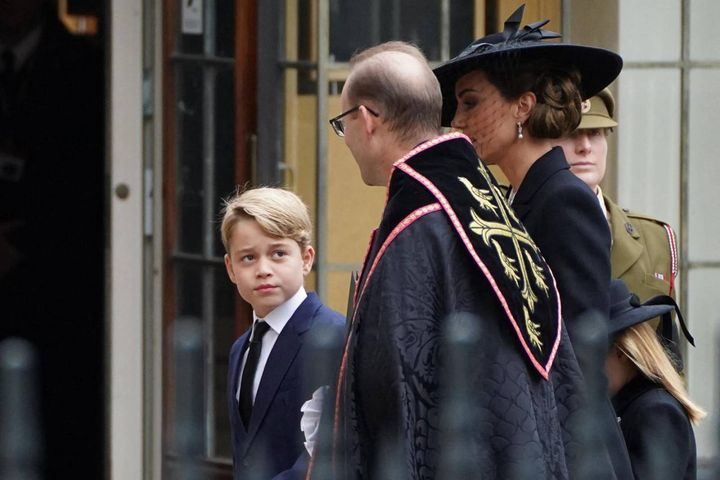 Il principino George all'entrata a Westminster (Foto AFP/Ansa)