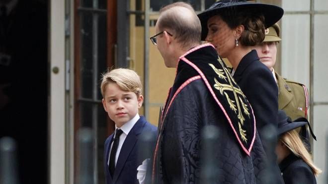 Il principino George all'entrata a Westminster (Foto AFP/Ansa)