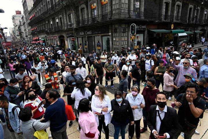 Forte sisma in Messico nell'anniversario dei terremoti del 1985 e del 2017 (Ansa)