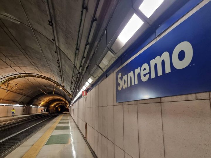 Sanremo, esplode locomotore: morto macchinista (Ansa)