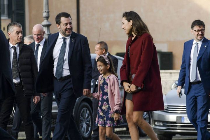 Salvini con la figlia e la fidanzata (ImagoE)