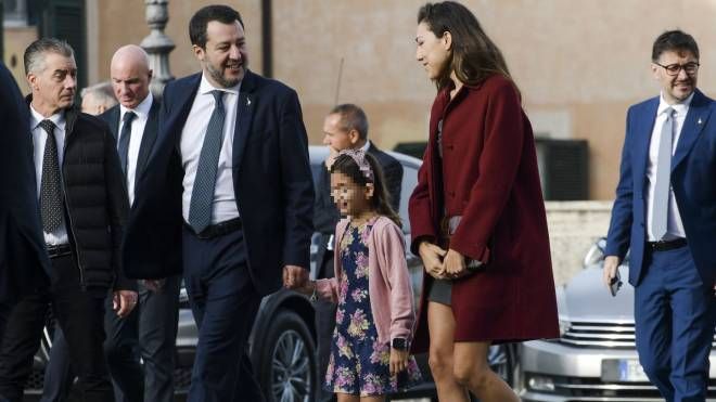 Salvini con la figlia e la fidanzata (ImagoE)