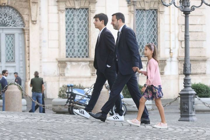 Salvini con i figli Federico e Mirta (ImagoE)