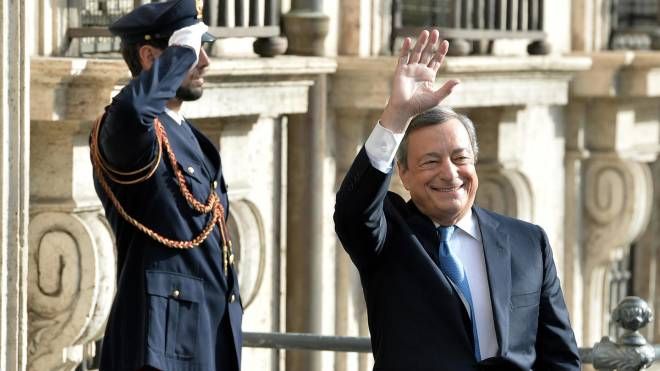 Il premier dimissionario Mario Draghi a Palazzo Chigi per il passaggio di consegne