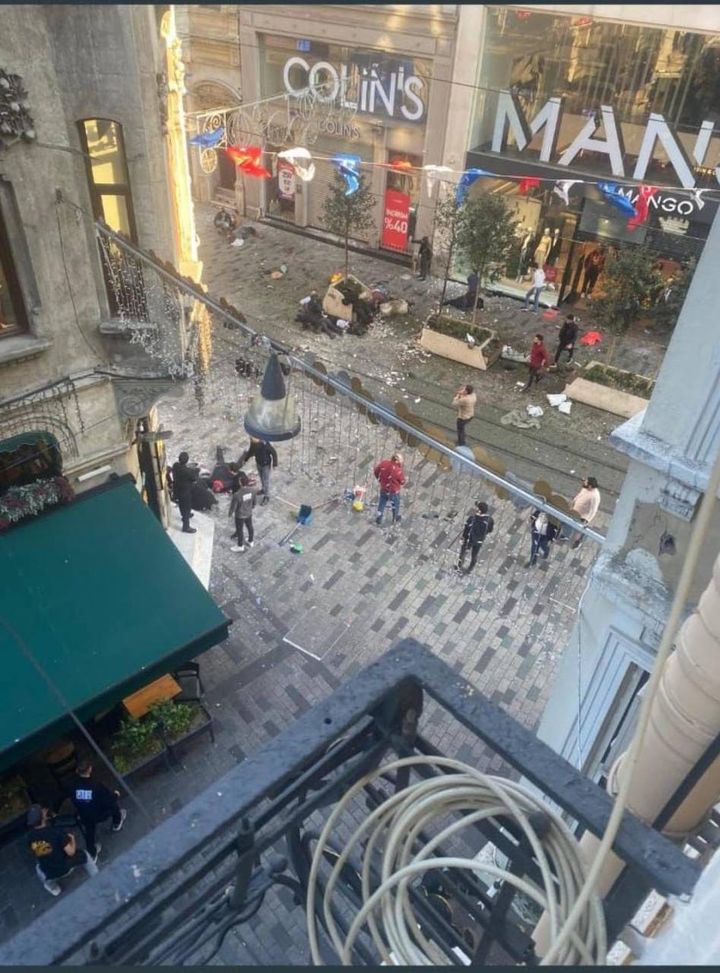 I primi frame dell'esplosione a Istanbul (Ansa)