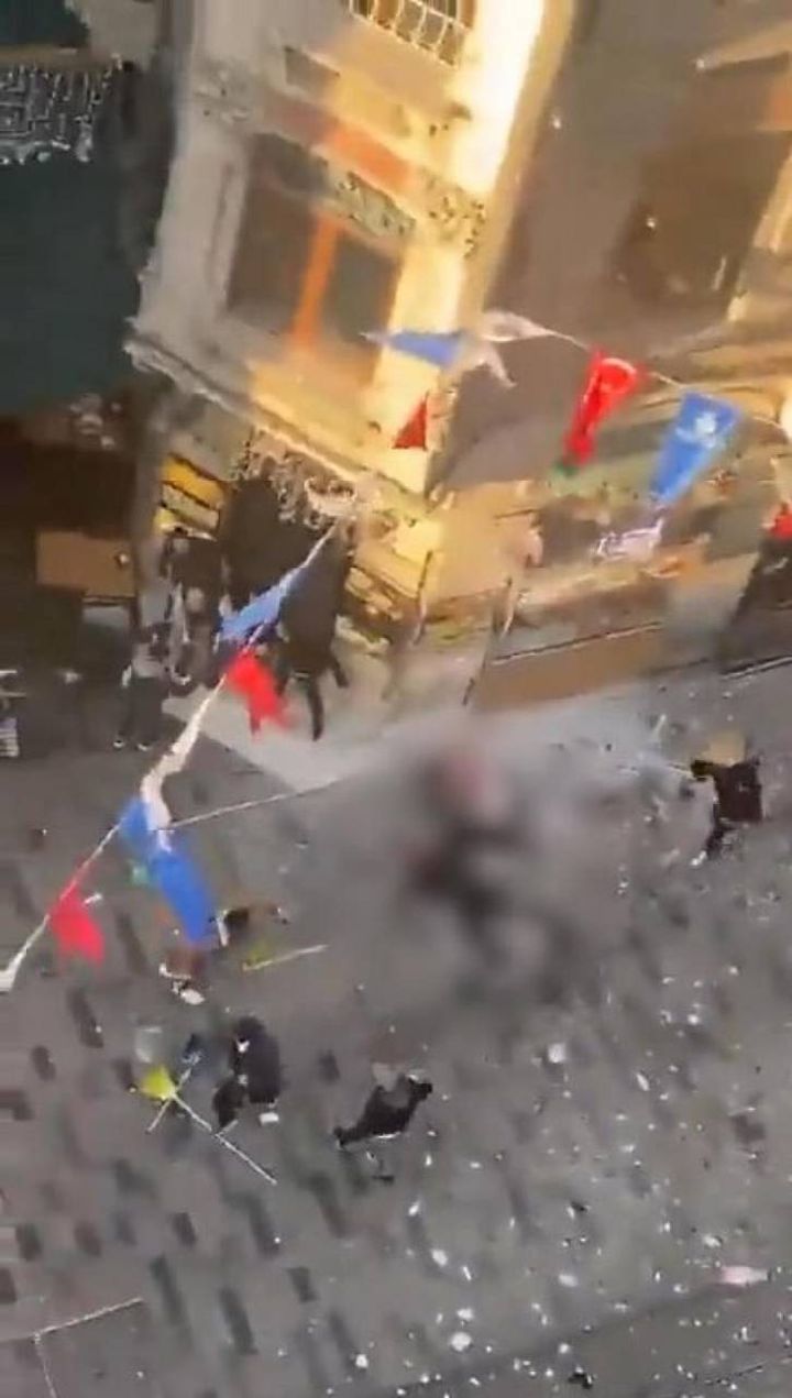 I primi frame dell'esplosione a Istanbul (Ansa)