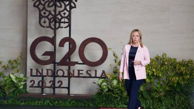 Giorgia Meloni arriva al vertice G20 a Bali (Ansa/Filippo Attili/Palazzo Chigi)