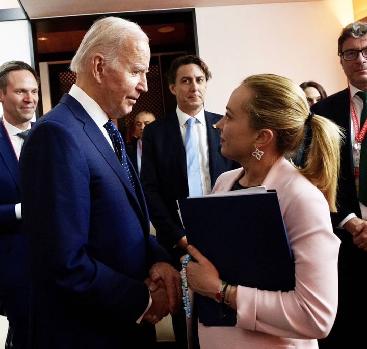 Giorgia Meloni con Joe Biden (Imagoeconomica)