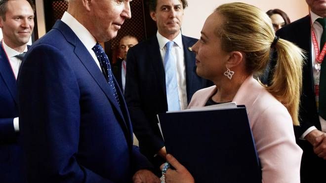 Giorgia Meloni con Joe Biden (Imagoeconomica)